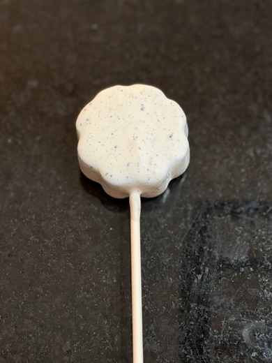 Cookies and Cream cake pop